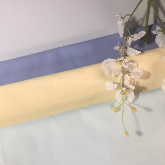 65% ポリエステル、35% 綿、45 x 45 x 133 x 72 cm、ポプリン生地